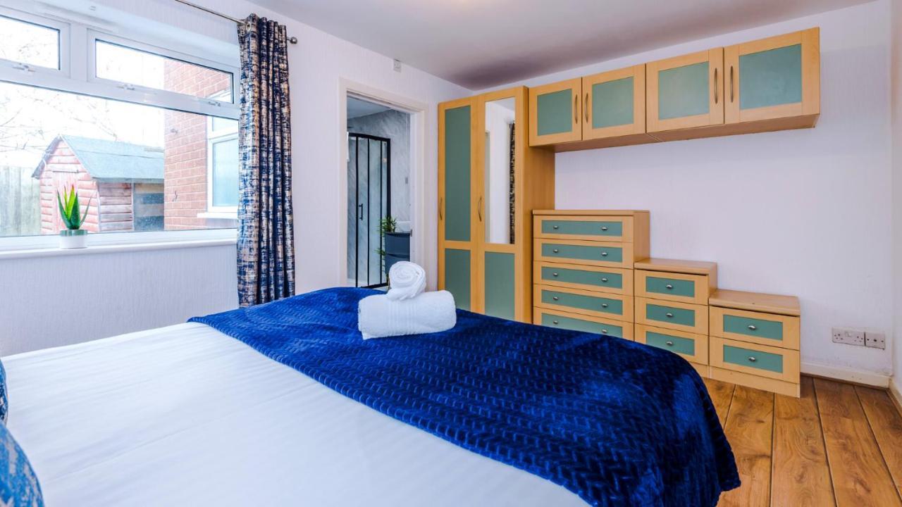 Newhall Road - 4 Bedroom Chester Home - Parking Wervin Ngoại thất bức ảnh
