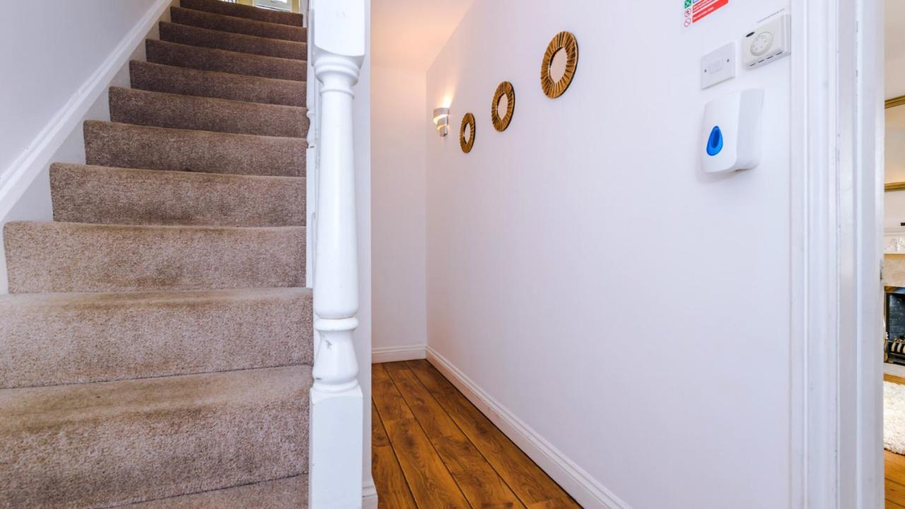 Newhall Road - 4 Bedroom Chester Home - Parking Wervin Ngoại thất bức ảnh