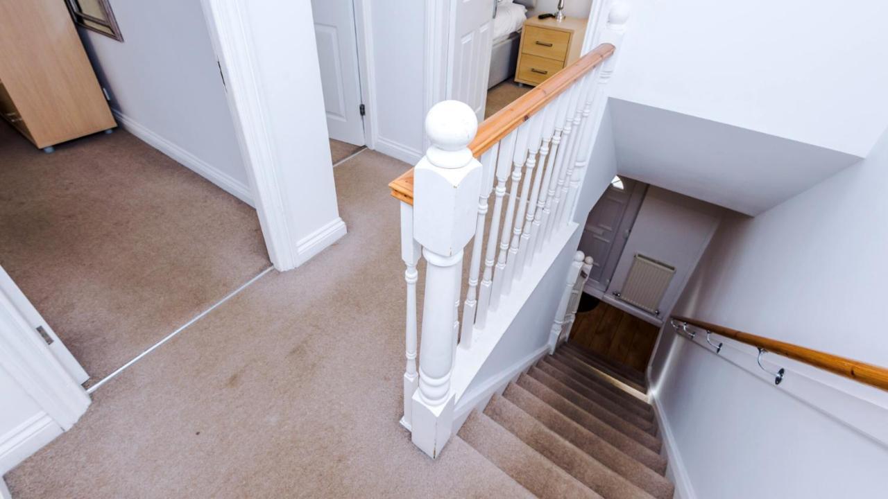 Newhall Road - 4 Bedroom Chester Home - Parking Wervin Ngoại thất bức ảnh