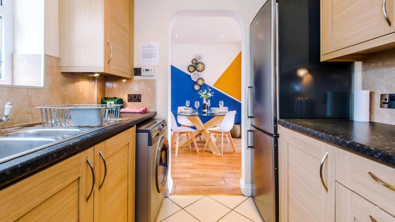 Newhall Road - 4 Bedroom Chester Home - Parking Wervin Ngoại thất bức ảnh
