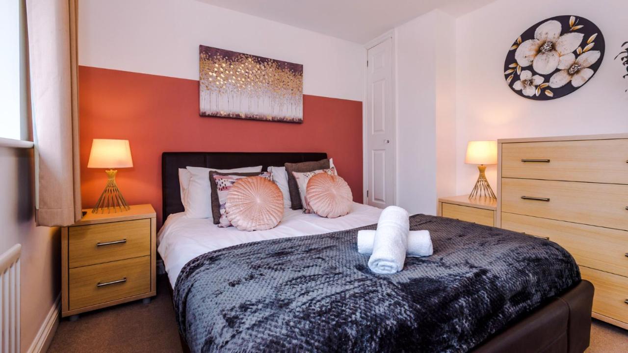 Newhall Road - 4 Bedroom Chester Home - Parking Wervin Ngoại thất bức ảnh
