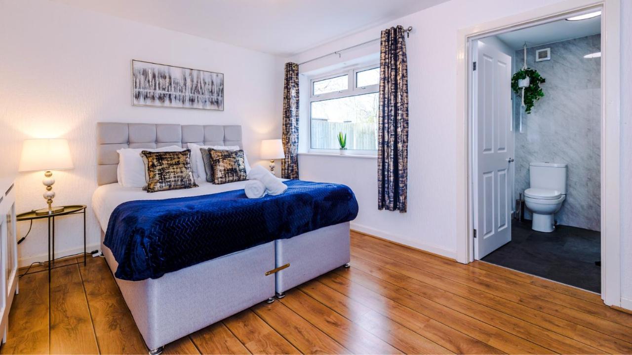 Newhall Road - 4 Bedroom Chester Home - Parking Wervin Ngoại thất bức ảnh