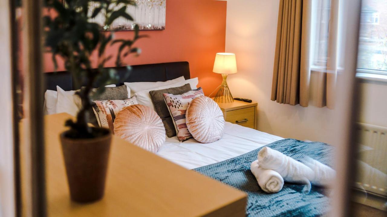 Newhall Road - 4 Bedroom Chester Home - Parking Wervin Ngoại thất bức ảnh